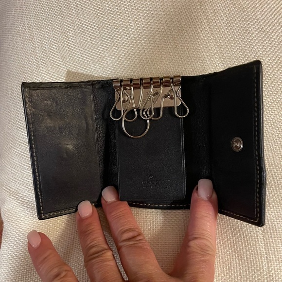 Vintage Gucci Monogram Key Holder - Picture 5 of 5
